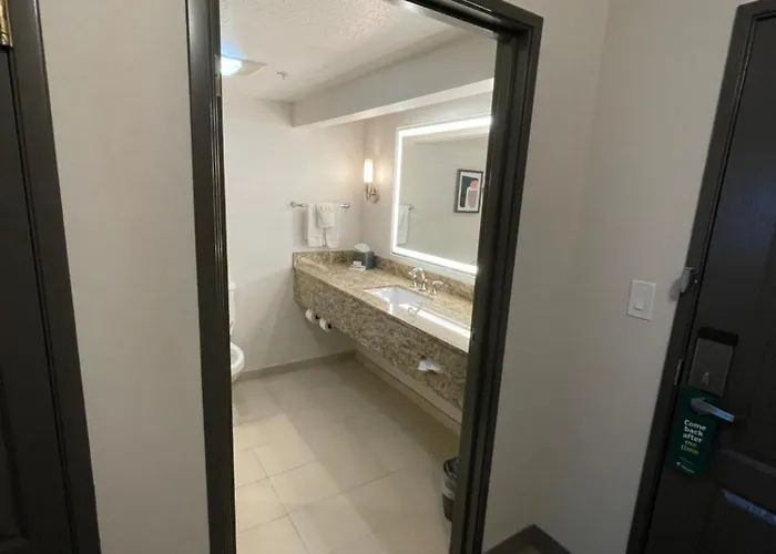 Hotel & Chicago Northwest - By Ihg