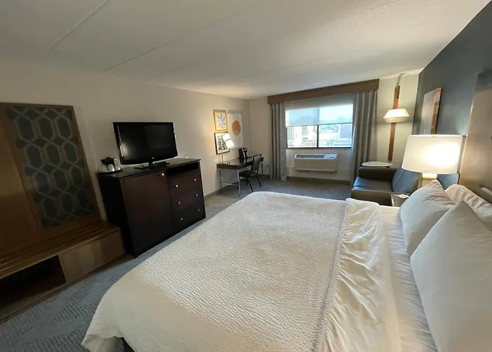 & Chicago Northwest - By Ihg Hotel Elgin