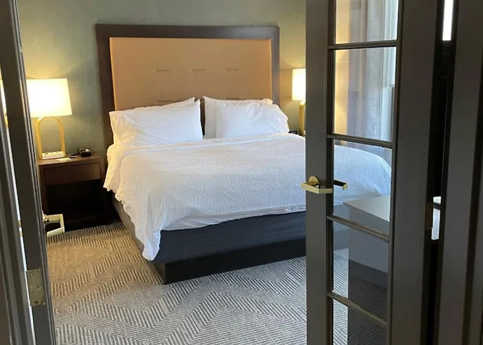 Hotel & Chicago Northwest - By Ihg