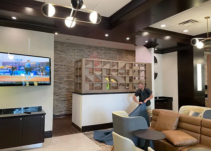 & Chicago Northwest - By Ihg Hotel 3*