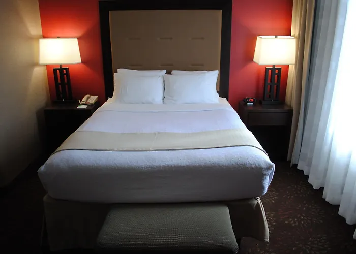 Hotel & Chicago Northwest - By Ihg