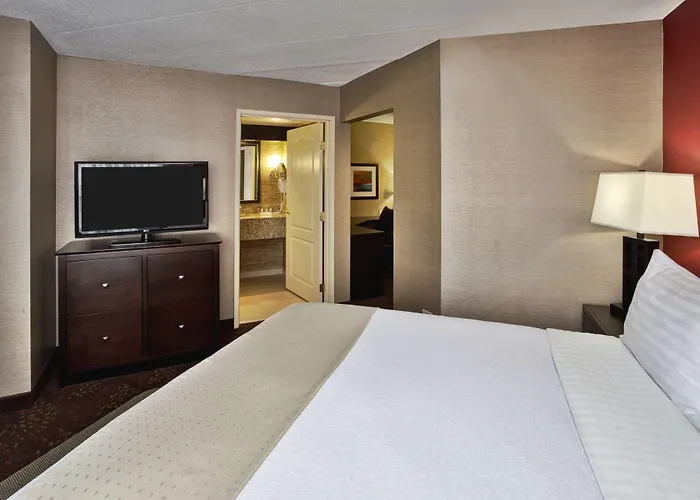 & Chicago Northwest - By Ihg Hotel Elgin