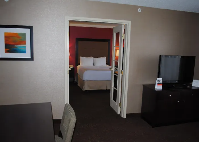 & Chicago Northwest - By Ihg