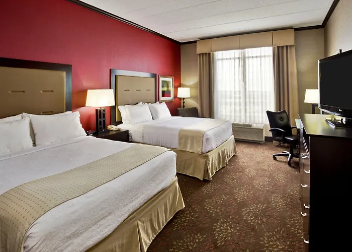 & Chicago Northwest - By Ihg