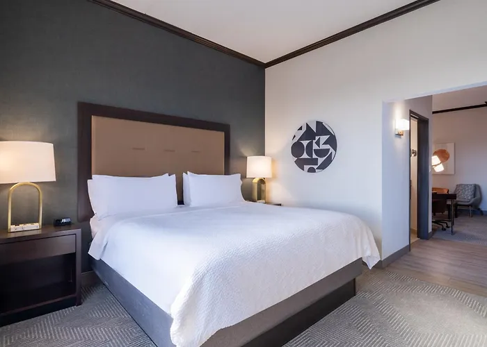 Hotel & Chicago Northwest - By Ihg