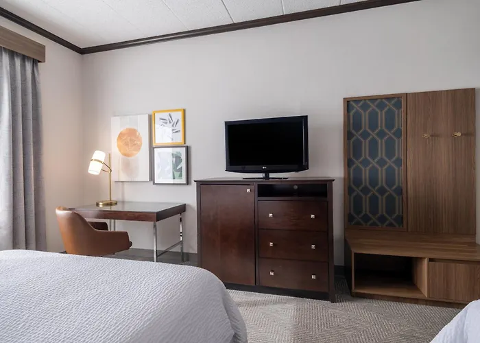 & Chicago Northwest - By Ihg Hotel