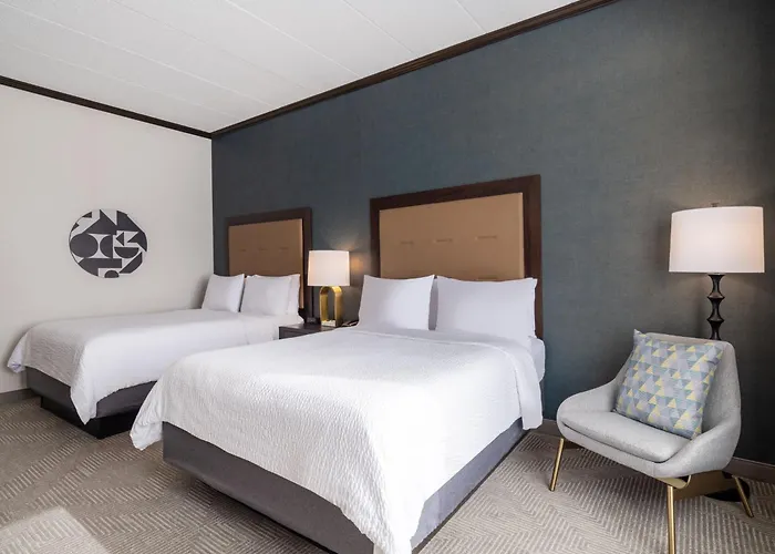 & Chicago Northwest - By Ihg Elgin