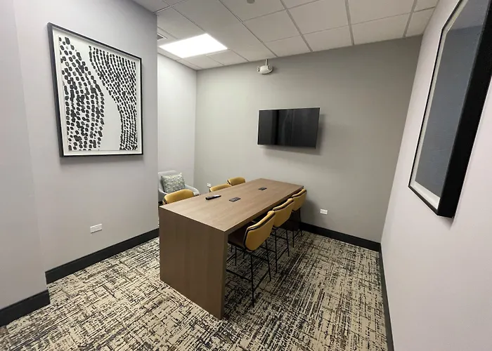& Chicago Northwest - By Ihg Hotel 3*